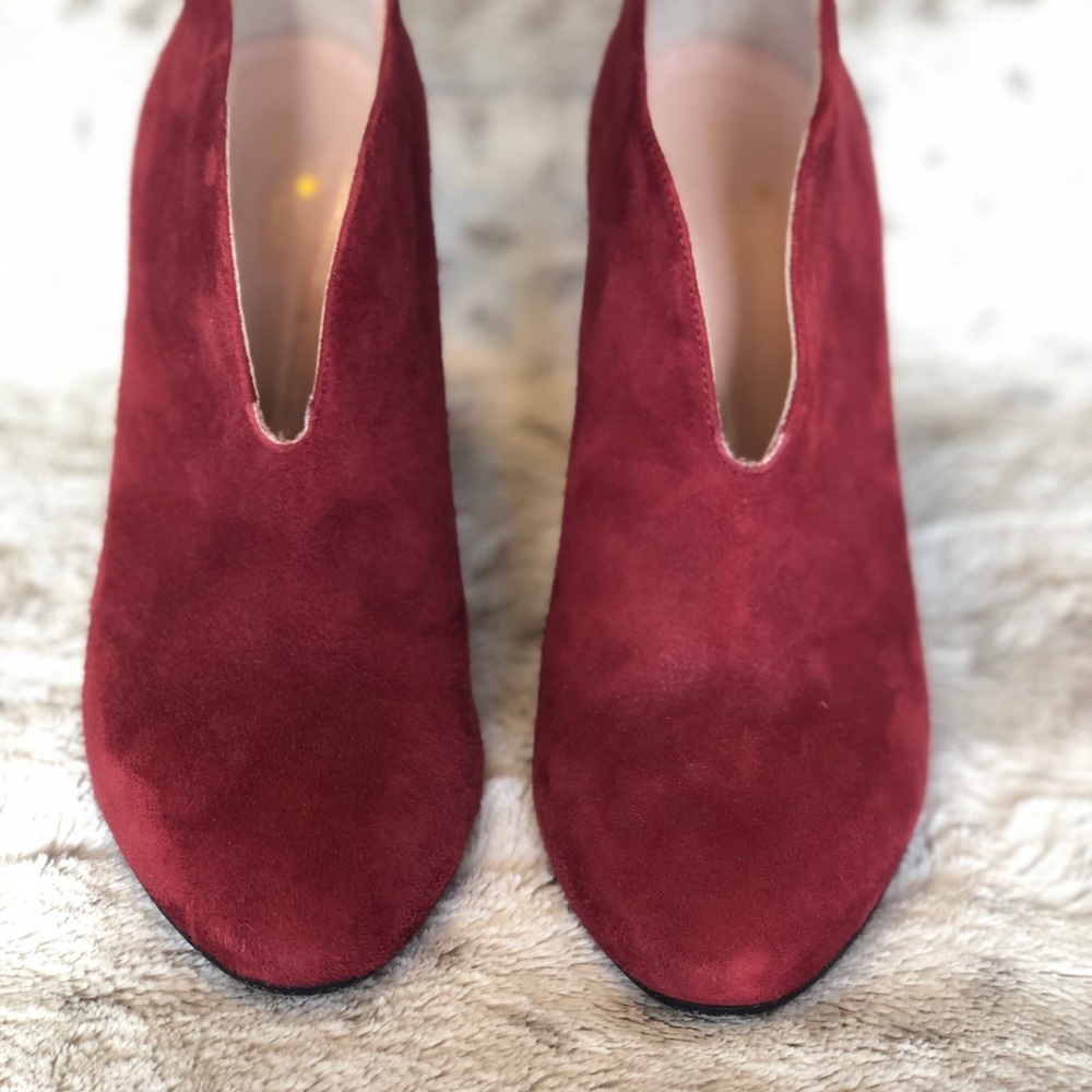 Kate Spade suede heal w/ gold detail on heal.